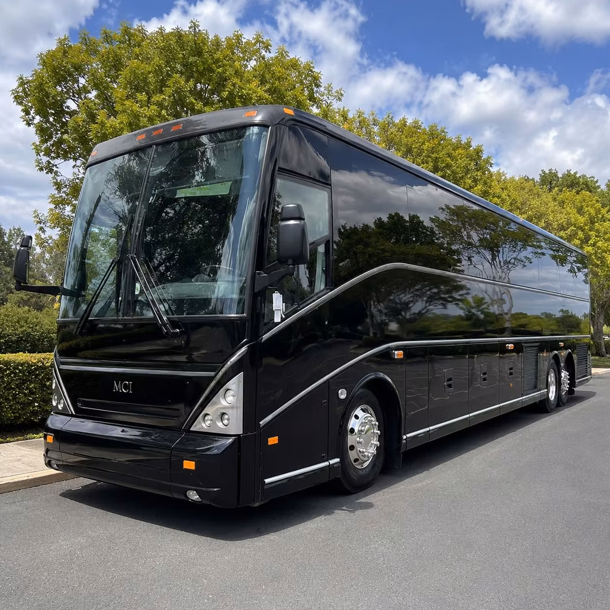airport shuttle transportation to rsw for corporate groups