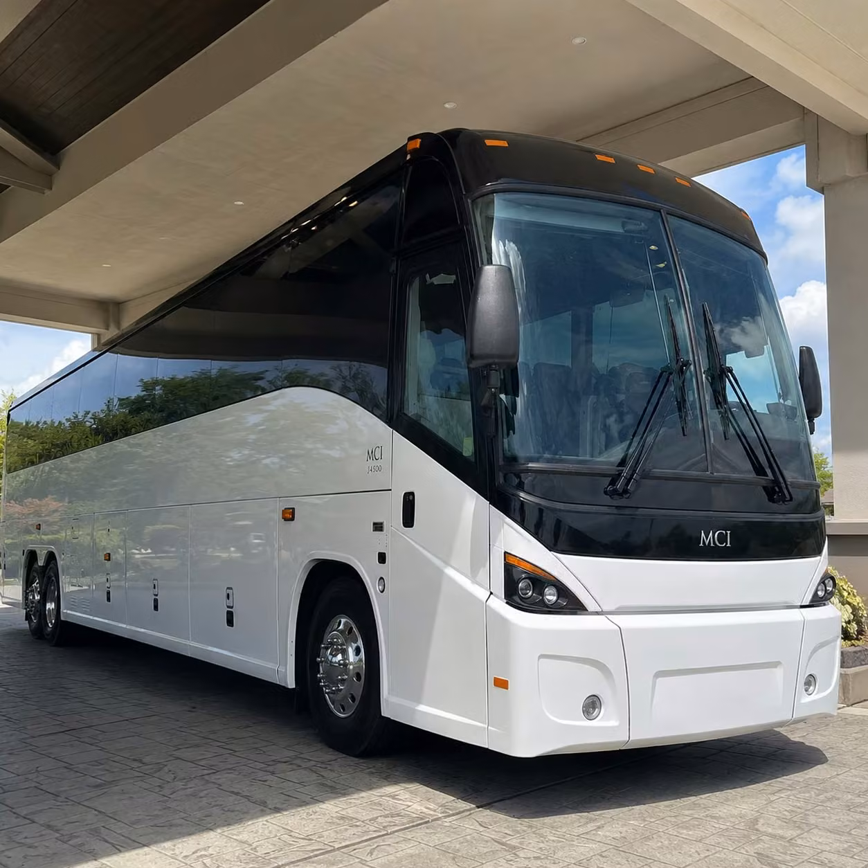 that s why fort myers employers trust charterbusrentalfortmyersfl com for recurring employee shuttle services
